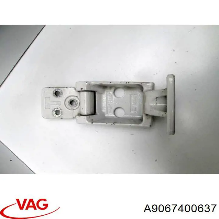 Купити A9067400637 VAG Петля задньої (двостулкової) двері, ліва нижня