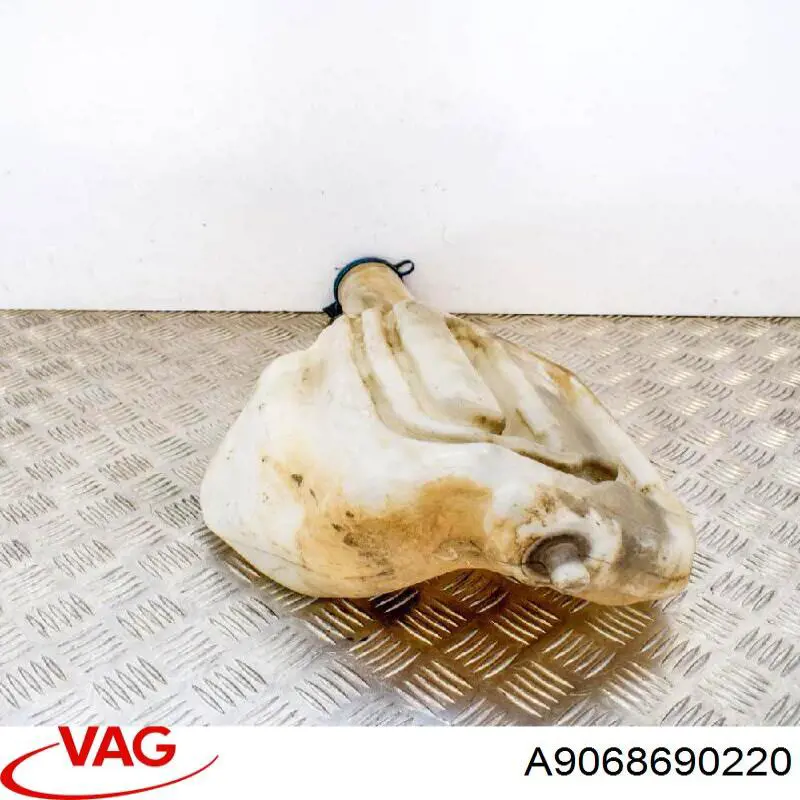 Бачок омивача лобового скла VAG A9068690220 ціна, від 19.76 USD