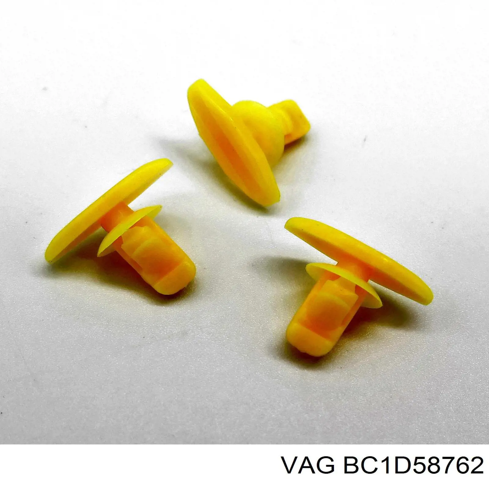 Пістон (кліп) утеплювача капота BC1D58762 VAG