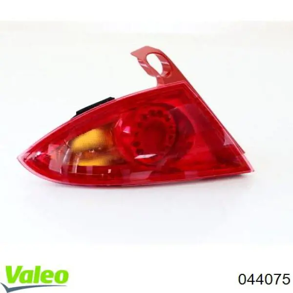 Задня ліва зовнішня фара VALEO 044075 ціна, від 60.16 USD