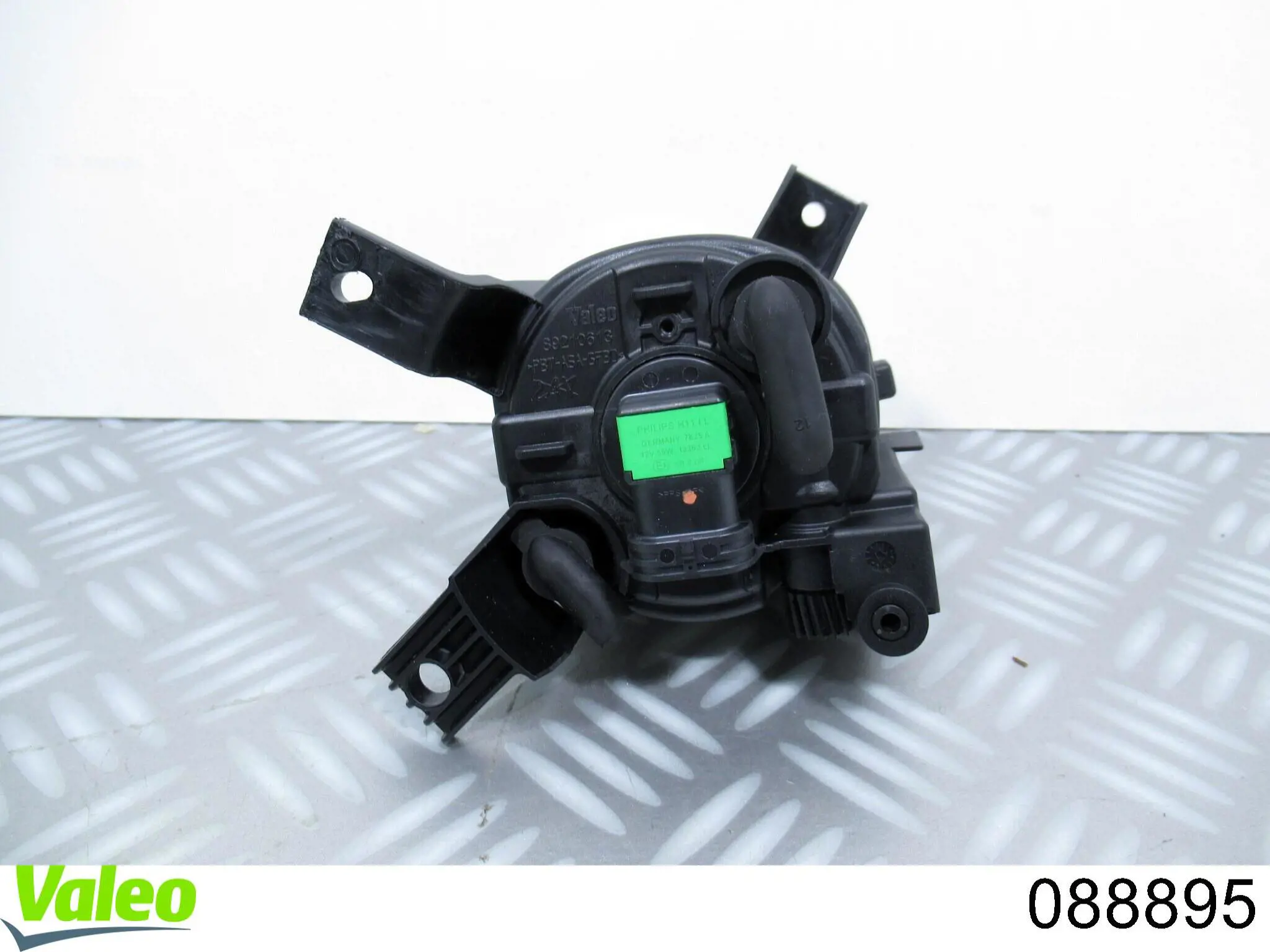 Ліва протитуманна фара VALEO 088895 ціна, від 26.54 USD