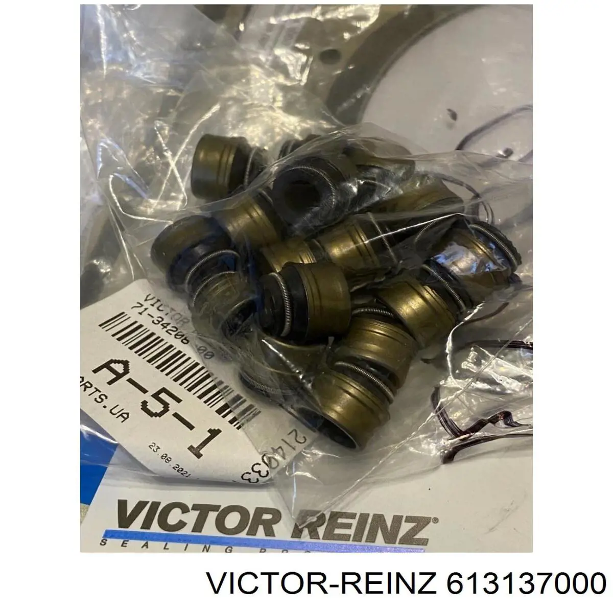 Прокладка головки блока циліндрів (ГБЦ), права Victor Reinz 613137000 ціна, від 48.95 USD
