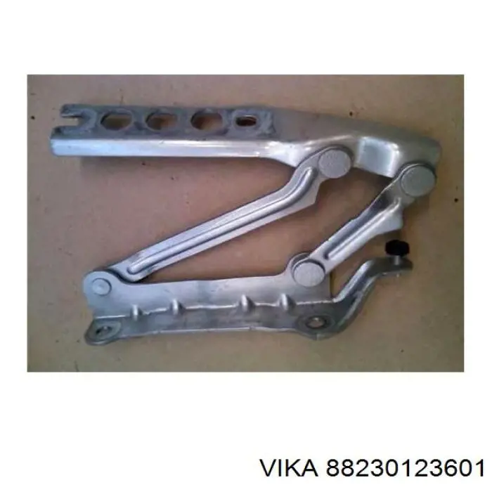 Завіса капота права Vika 88230123601 ціна, від 10.57 USD
