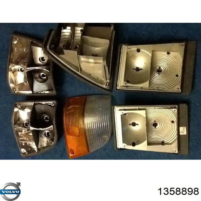 Облицювання радіатора Volvo 1358898 ціна, від 220.31 USD