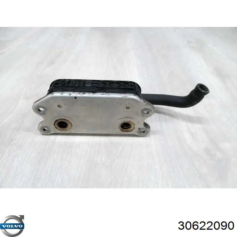Радіатор масляний Volvo 30622090 ціна, від 36.40 USD