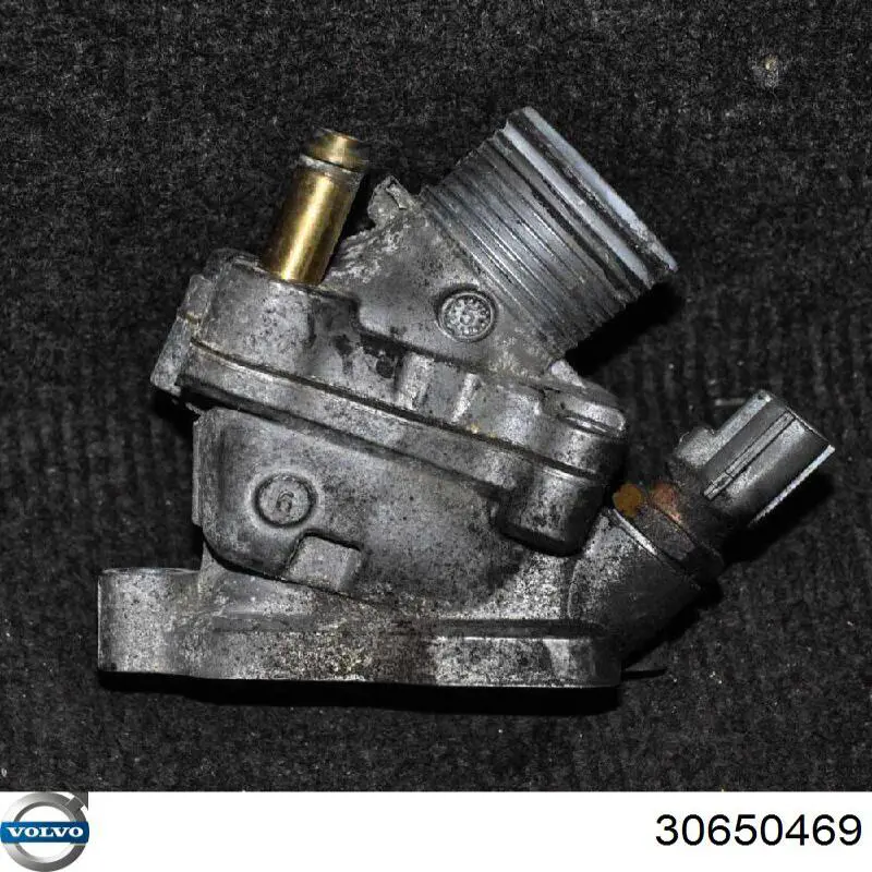 Кожух термостата Volvo 30650469 ціна, від 52.61 USD