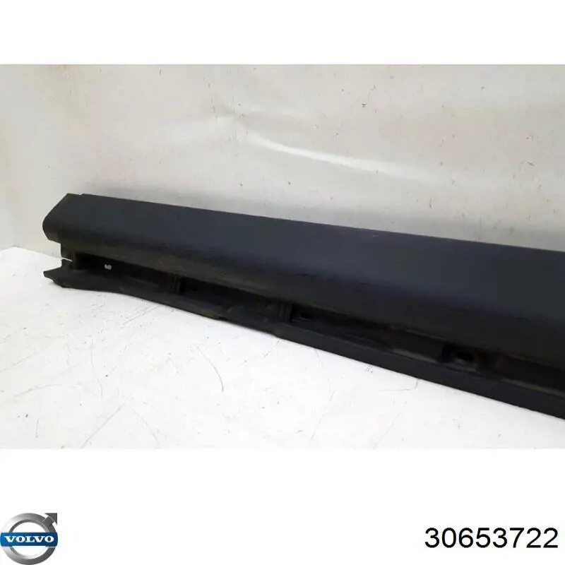 Накладка зовнішня (молдинг) порога, лівий Volvo 30653722 ціна, від 16.47 USD