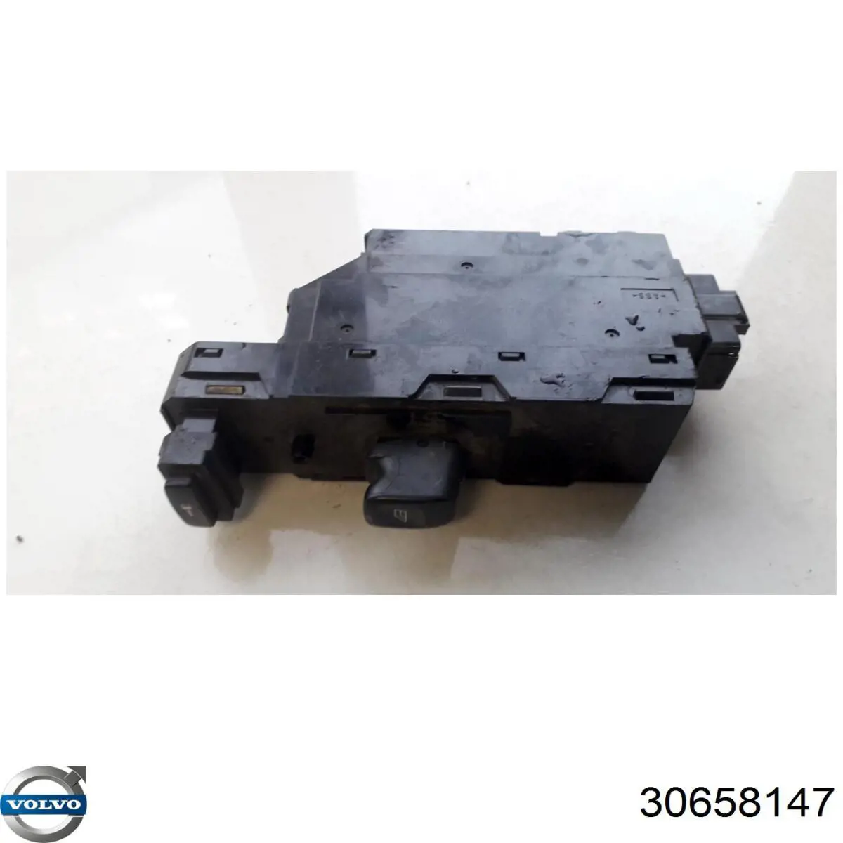 30658147 Volvo Кнопка підйомника переднього правого скла