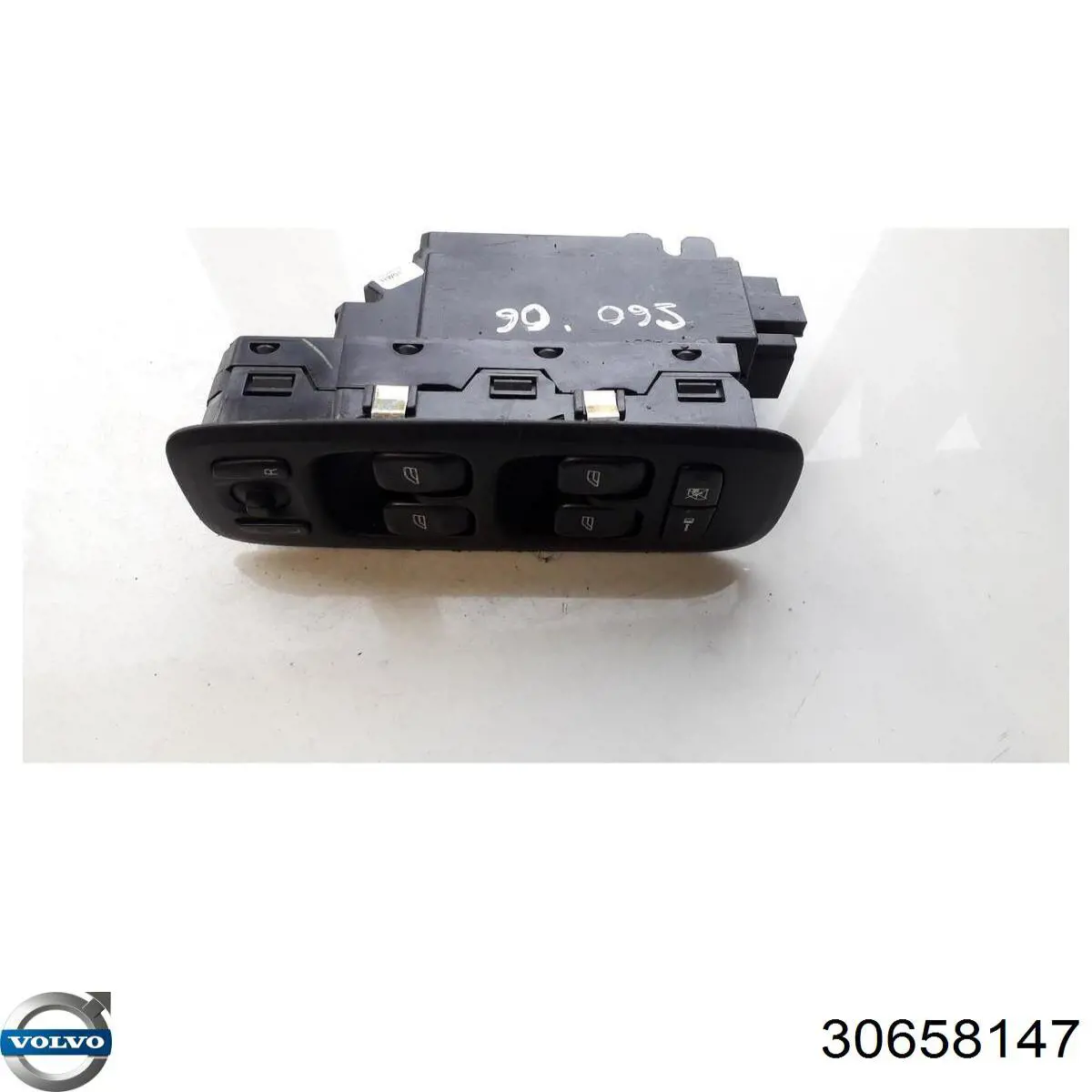 Кнопка вмикання двигуна склопідіймача передня права Volvo 30658147 ціна, від 11.27 USD