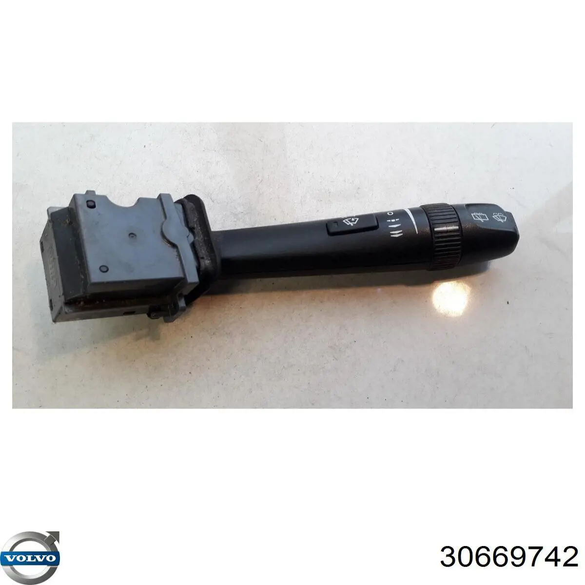 Перемикач підрульовий, правий Volvo 31268570 ціна, від 23.96 USD