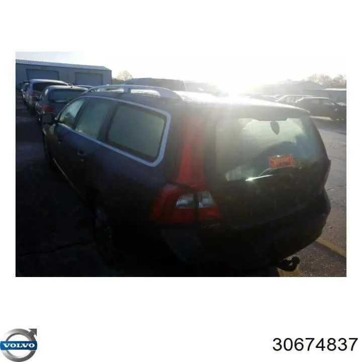 Купити 30674837 Volvo 