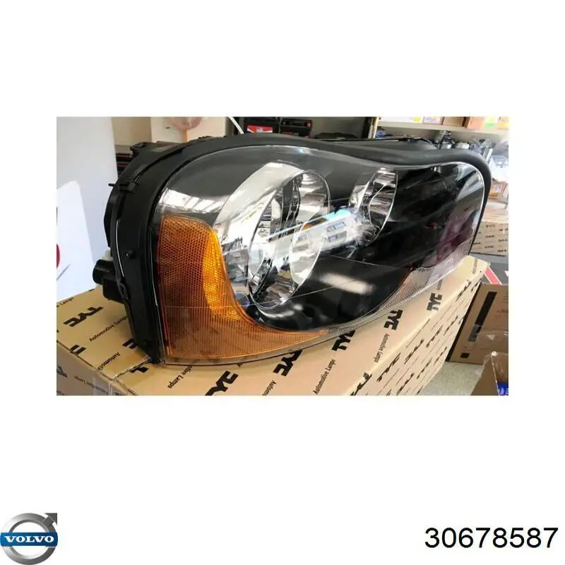 Купити 8620572 Volvo Права блок фара