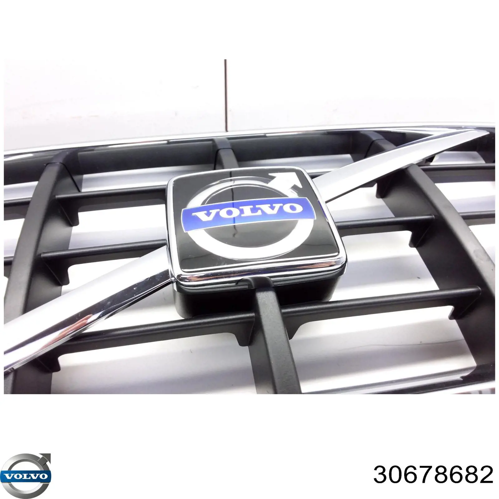 Купити 30678682 Volvo Захисна решітка радіатора