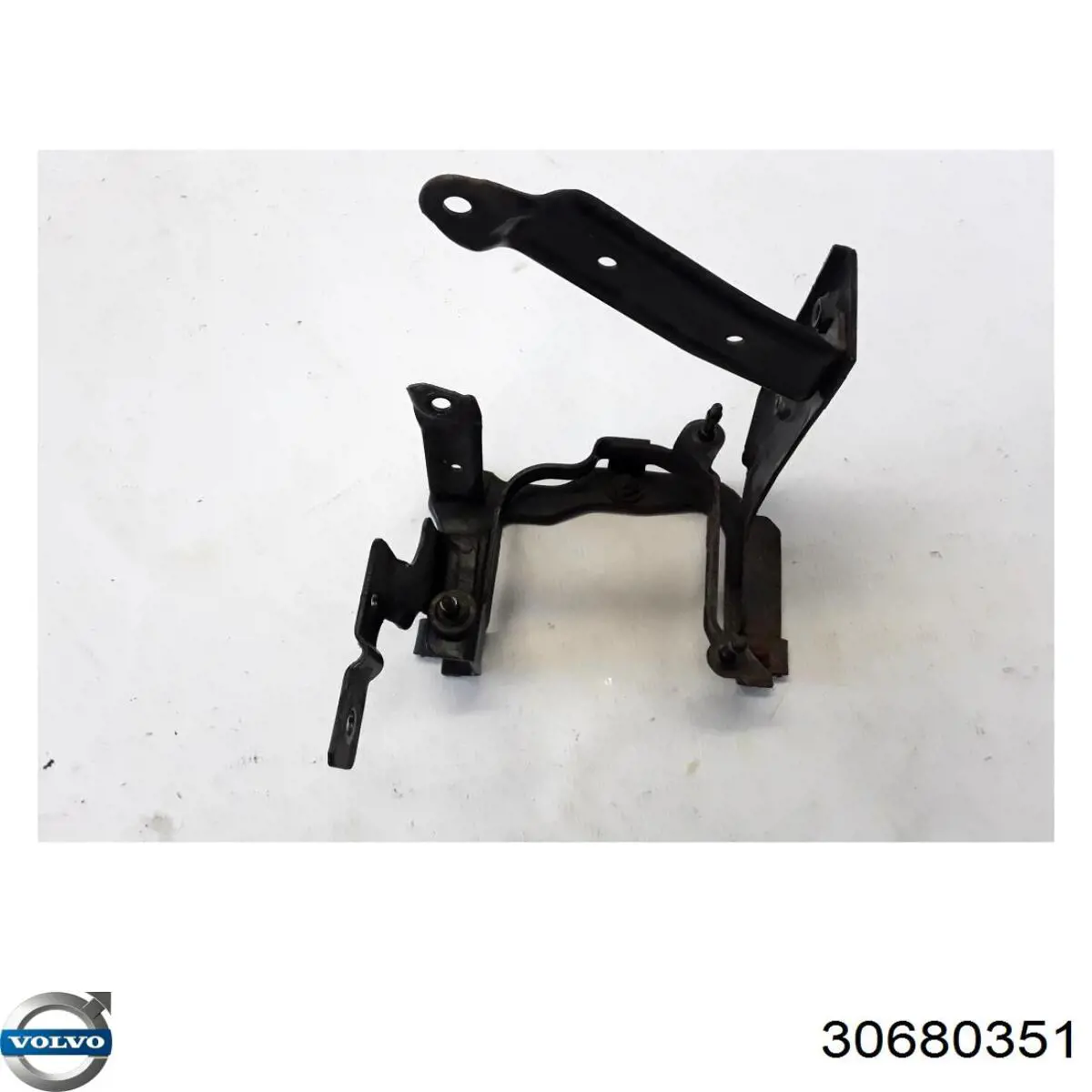 Купити 30680351 Volvo Кронштейн насоса ГПК