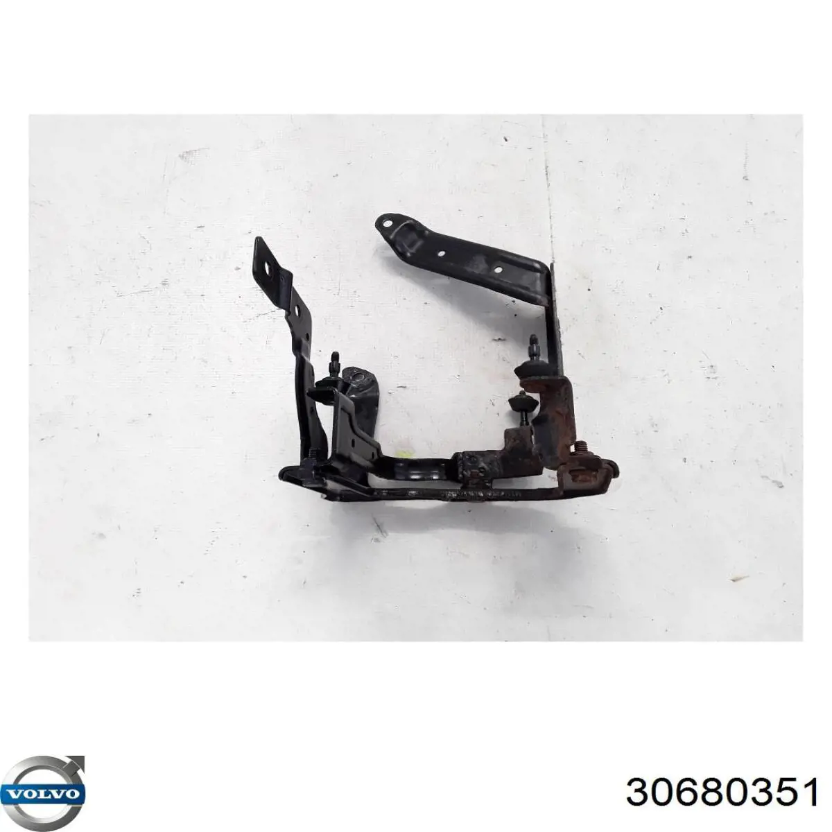 30680351 Volvo Кріплення насоса ГПК