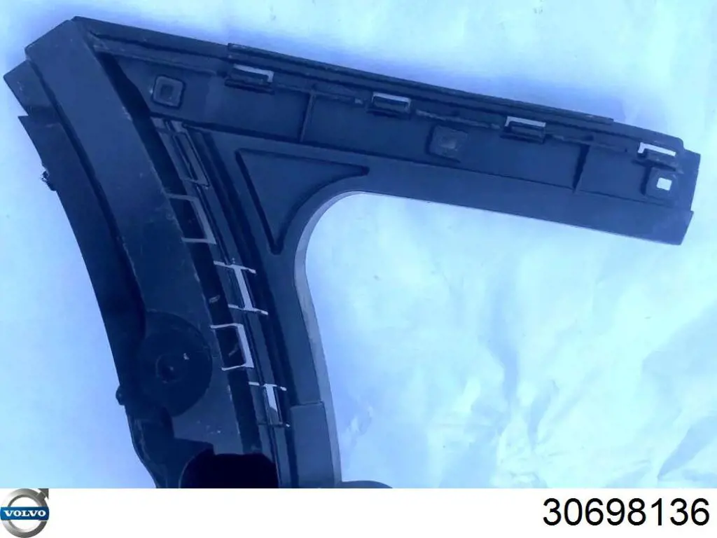 Купити 30698136 Volvo Направляюча заднього бампера, права
