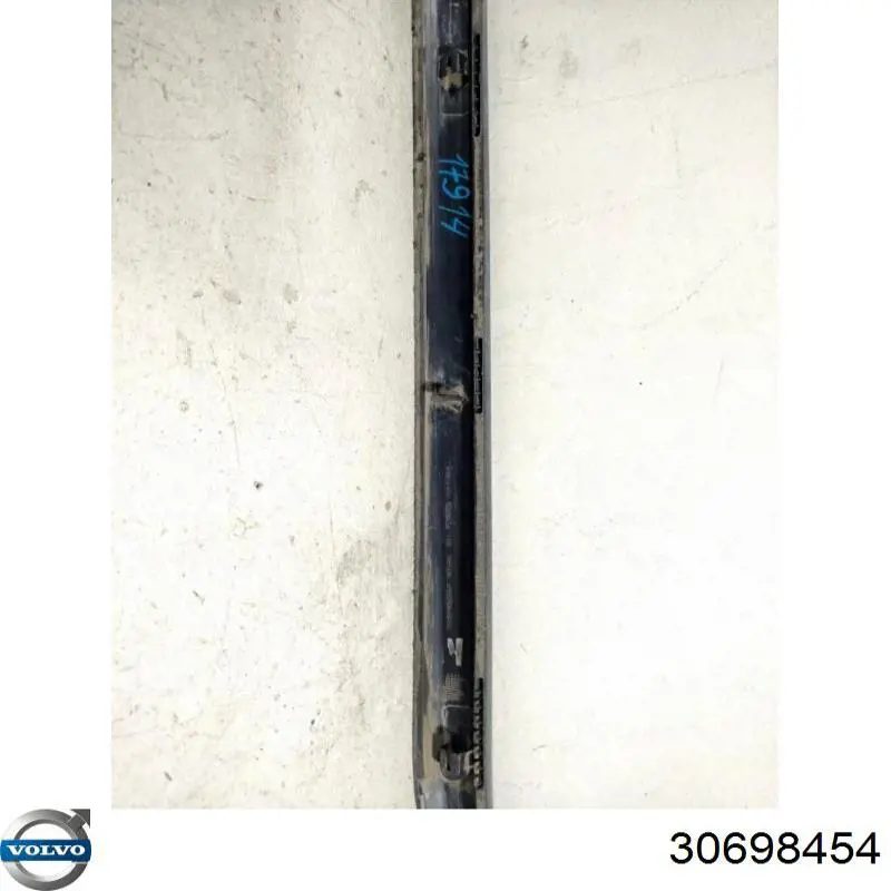 30698454 Volvo Накладка задніх правих дверей, нижня