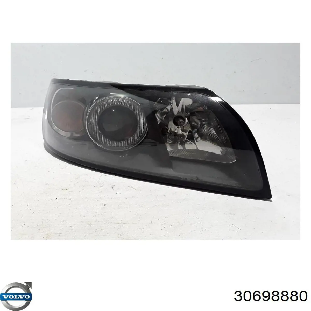 30698880 Volvo Основна фара - вставка