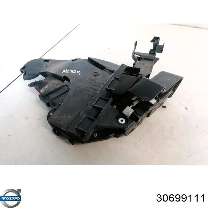 30699111 Volvo Тримач зовнішньої ручки дверей, задніх лівих