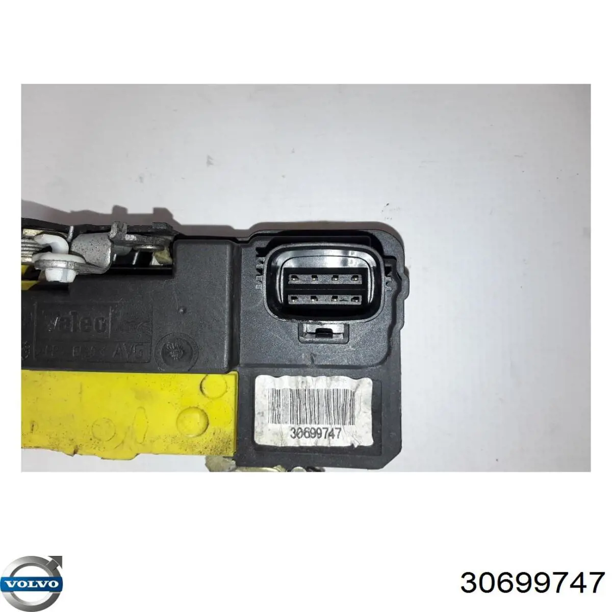 Замок передньої лівої двері 30699747 Volvo