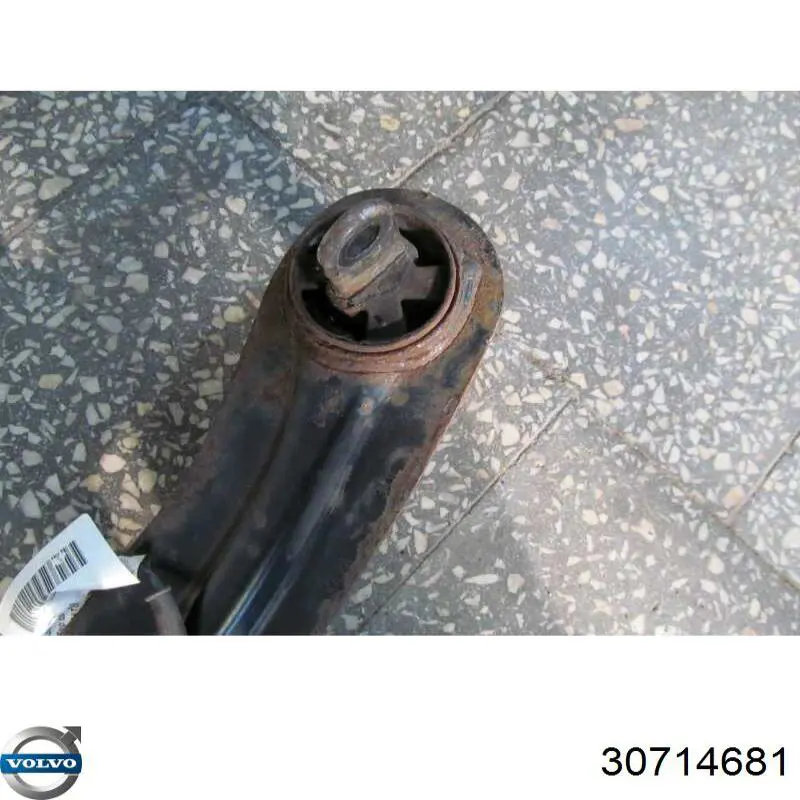 30714425 Volvo Цапфа - поворотний кулак задній, правий