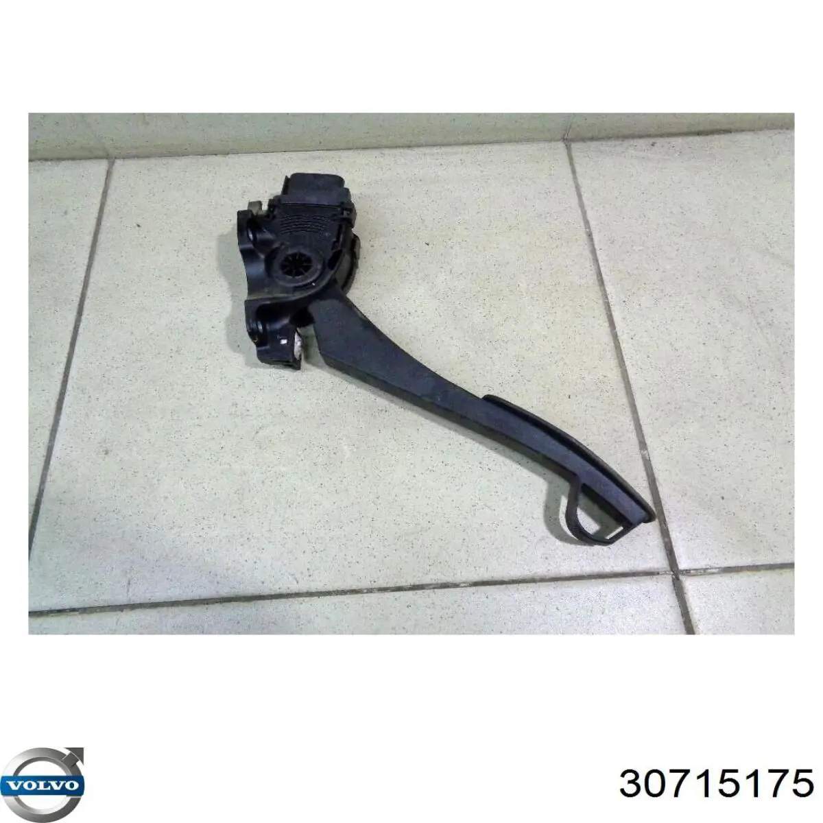 Підаль газу Volvo 30715175 ціна, від 30.93 USD