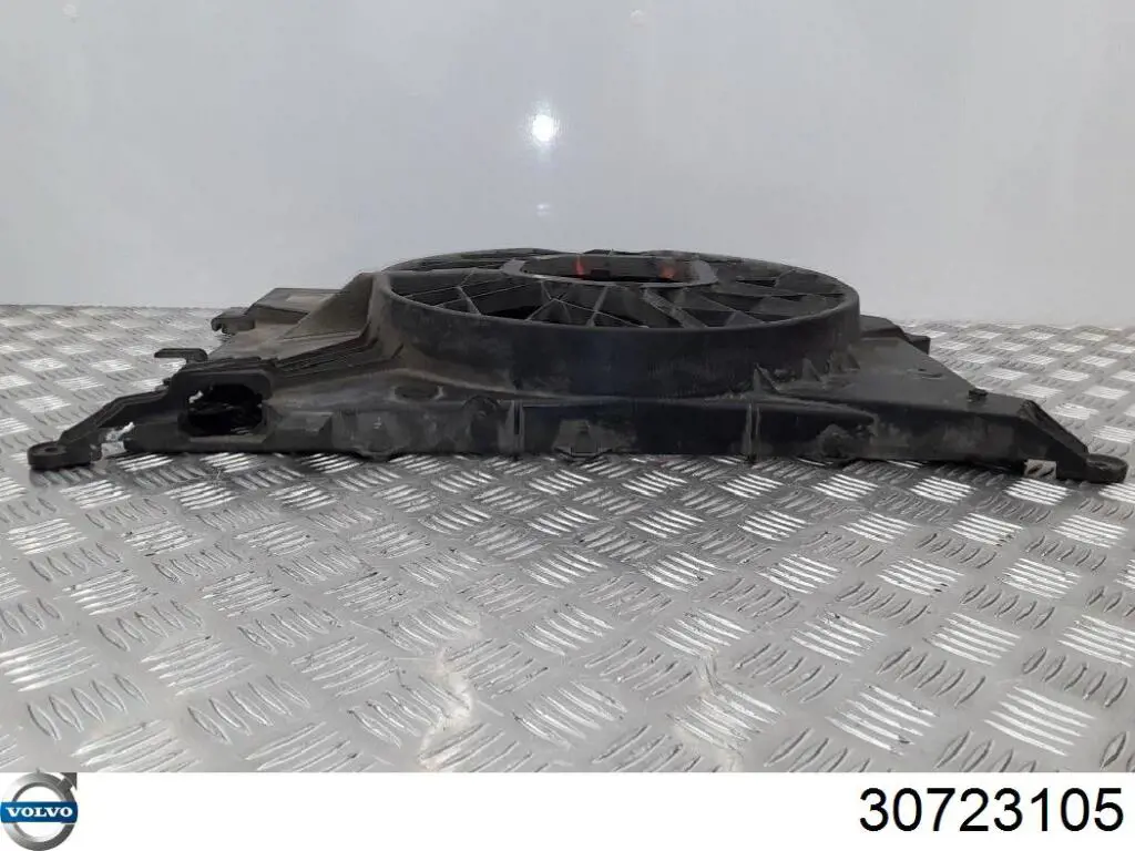 Купити 30749759 Volvo Електровентилятор охолодження в зборі (двигун + крильчатка)