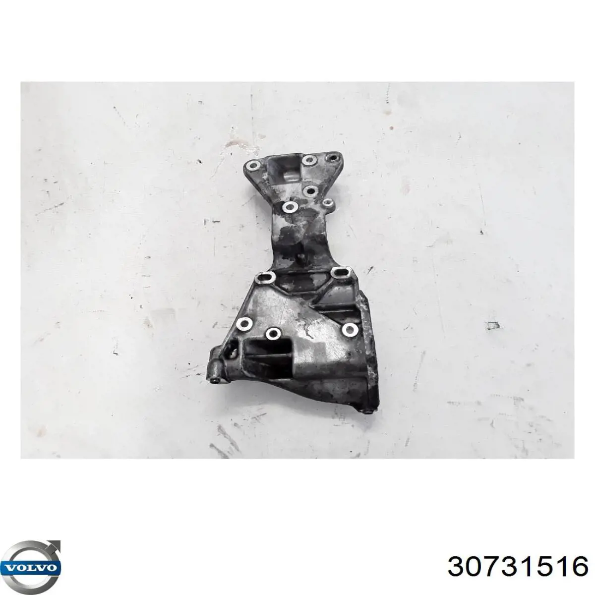 Кронштейн генератора 30731516 Volvo