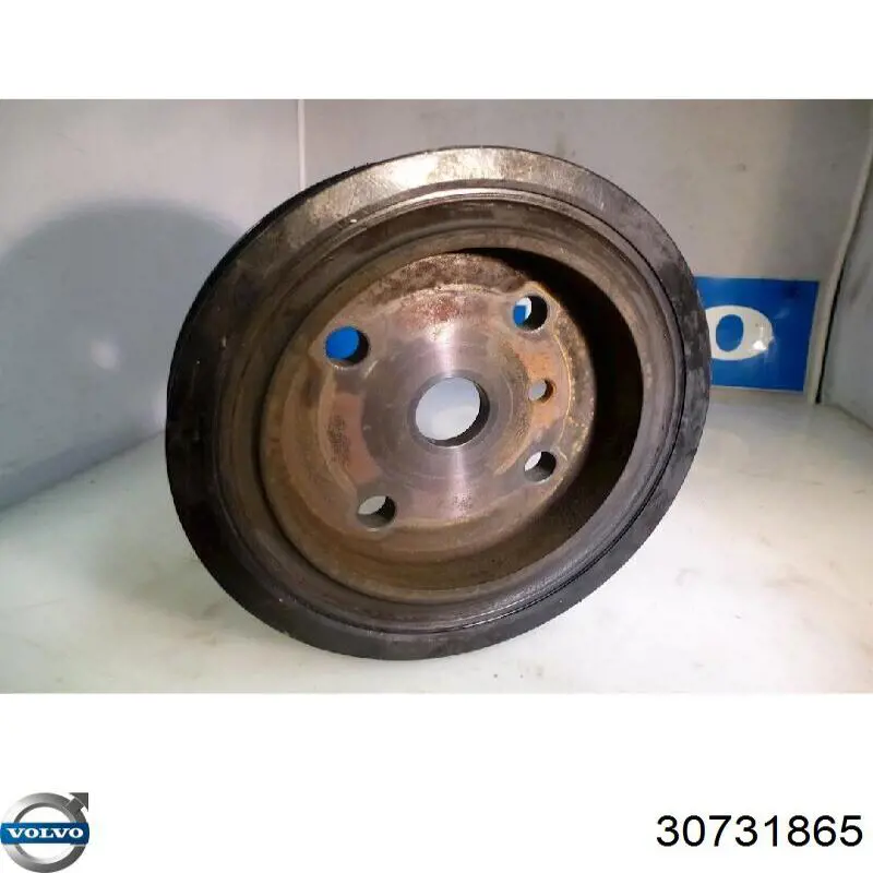 Шків колінвала 30731865 Volvo
