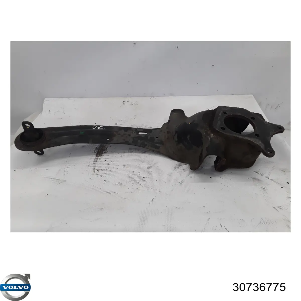 30736775 Volvo Кулак поворотний правий