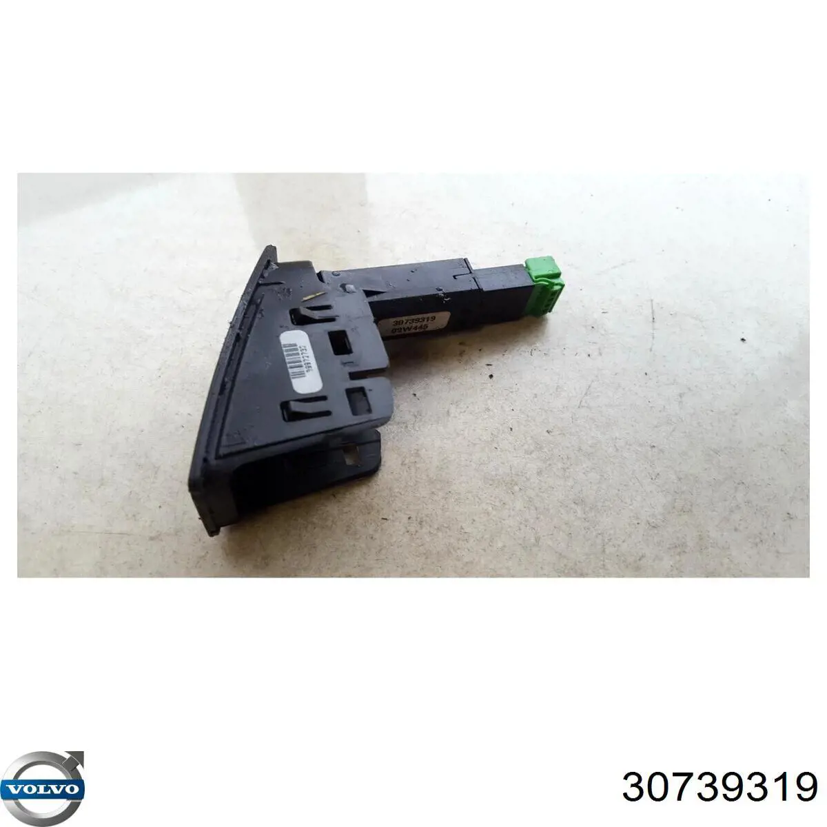 Кнопка включення аварійної сигналізації Volvo 30739319 ціна, від 6.25 USD