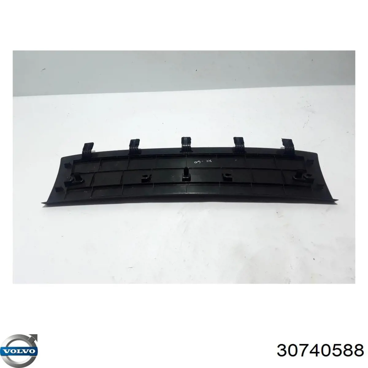 30740588 Volvo 