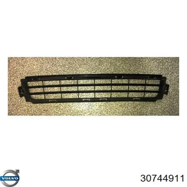Решітка переднього бампера, центральна Volvo 30744911 ціна, від 20.82 USD