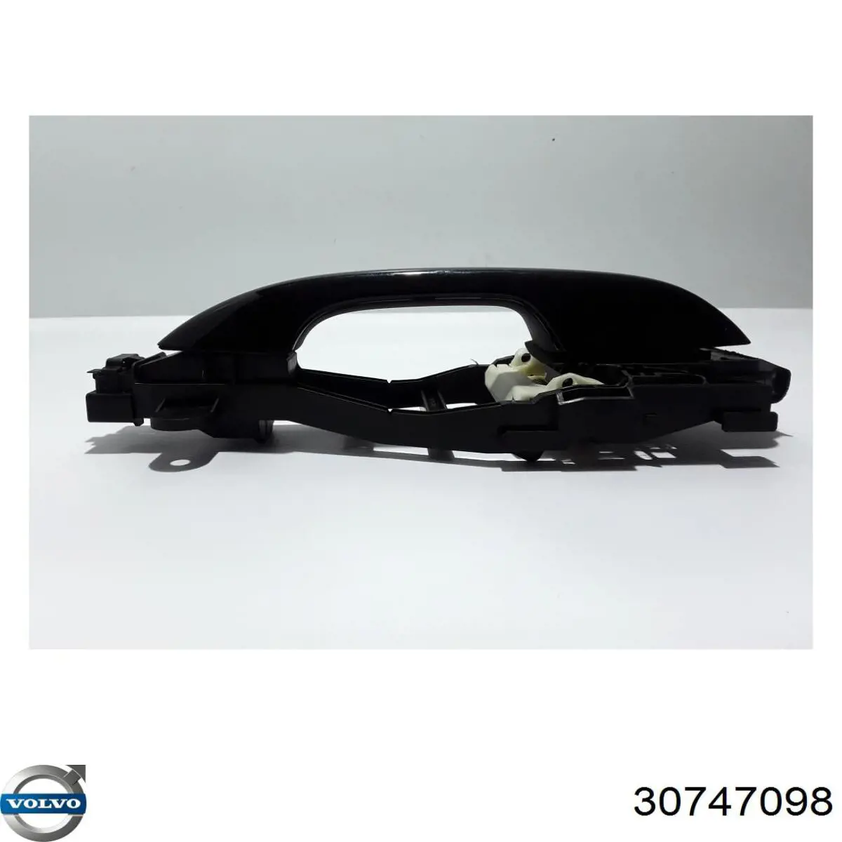 30747098 Volvo 