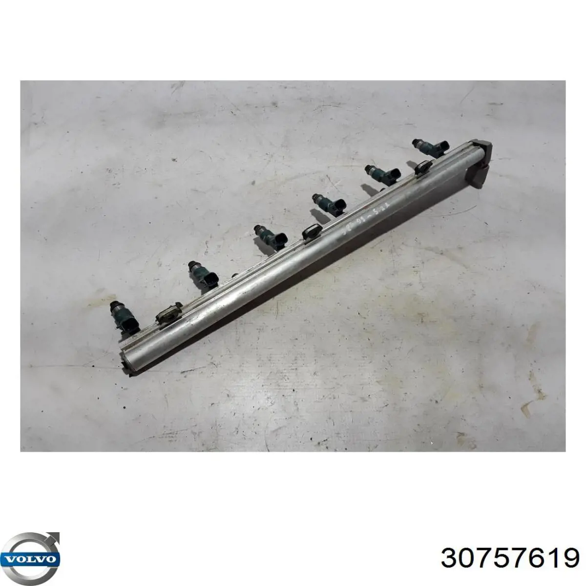 Рампа форсунок системи упорскування палива Volvo 30757619 ціна, від 50.68 USD