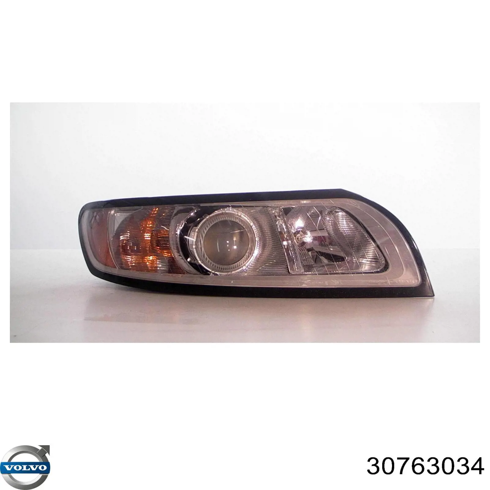 Фара правая Volvo 30763034 ціна, від 158.30 USD