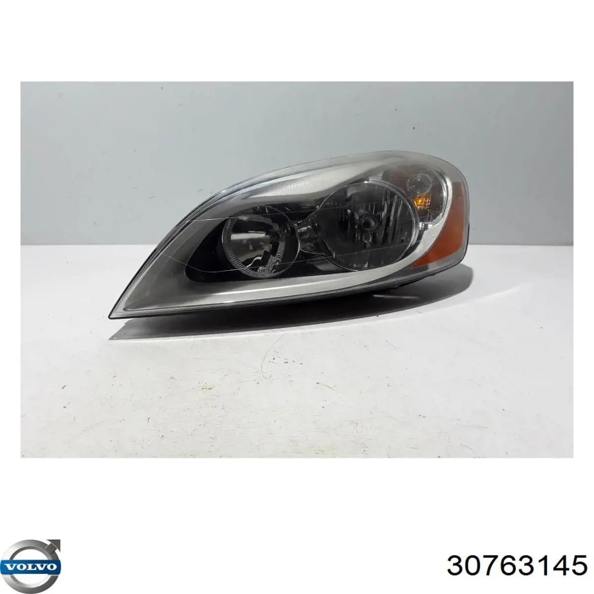 Фара ліва передня Volvo 30763145 ціна, від 236.22 USD