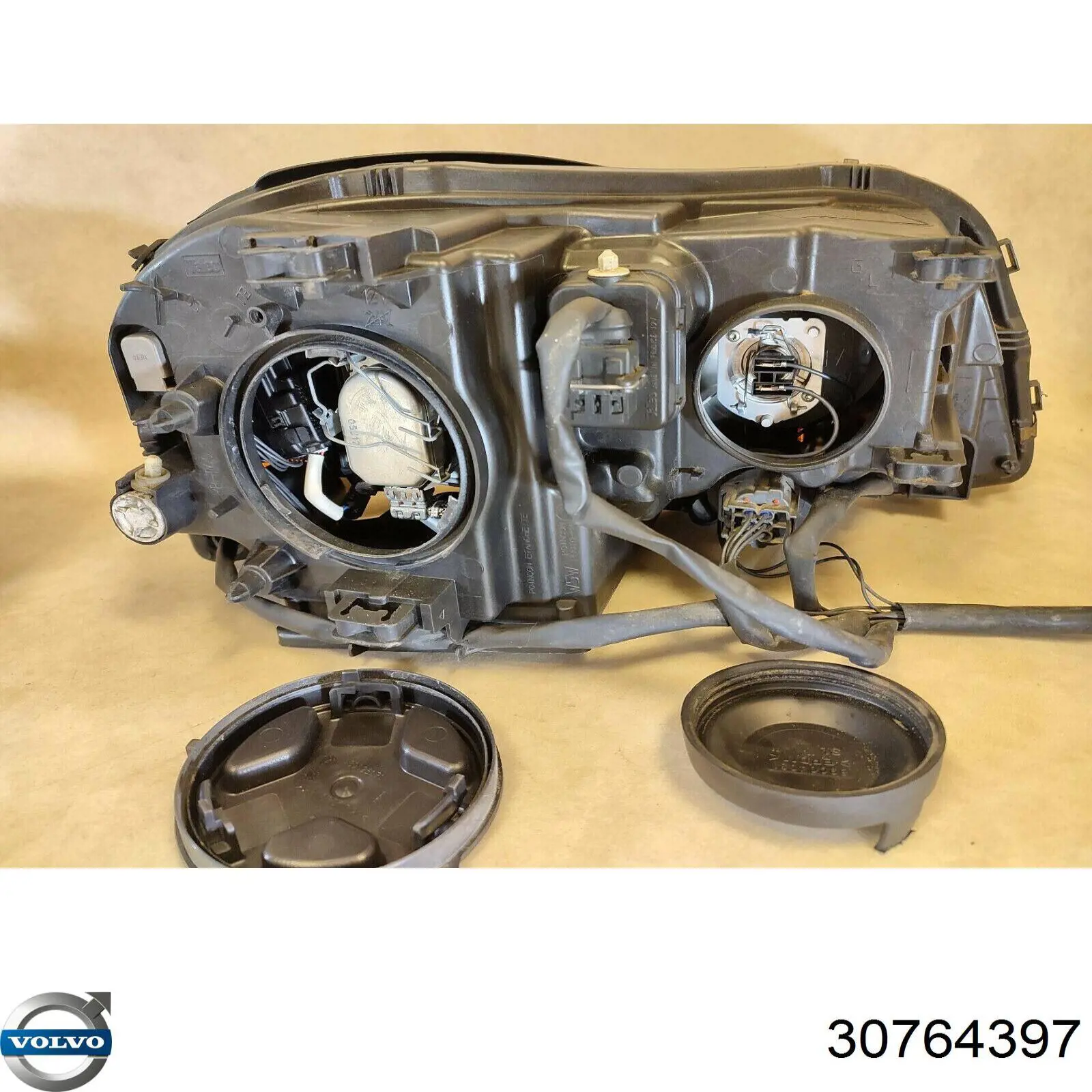 Фара дальнього світла в зборі Volvo 8620859