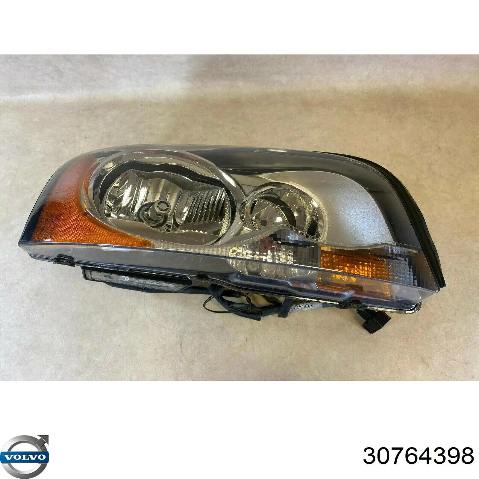 Фара передня права VALEO 046895