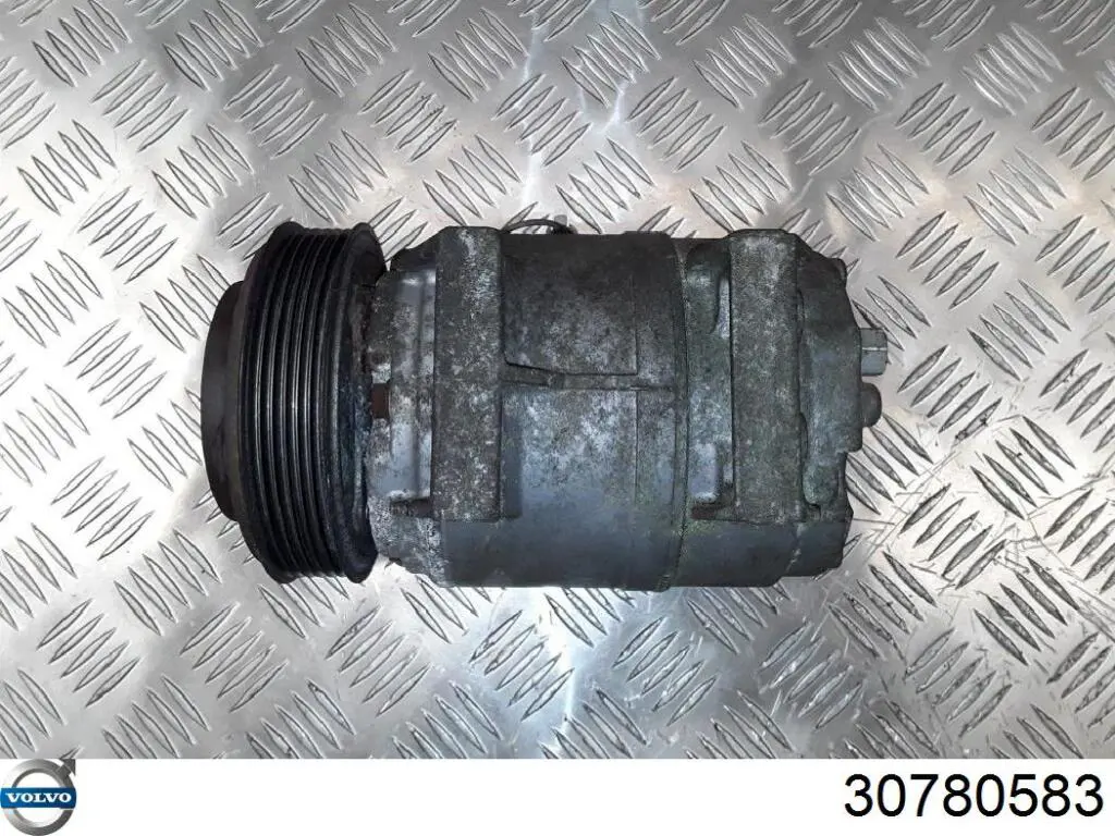 Купити 30733820 Volvo Шків компресора кондиціонера