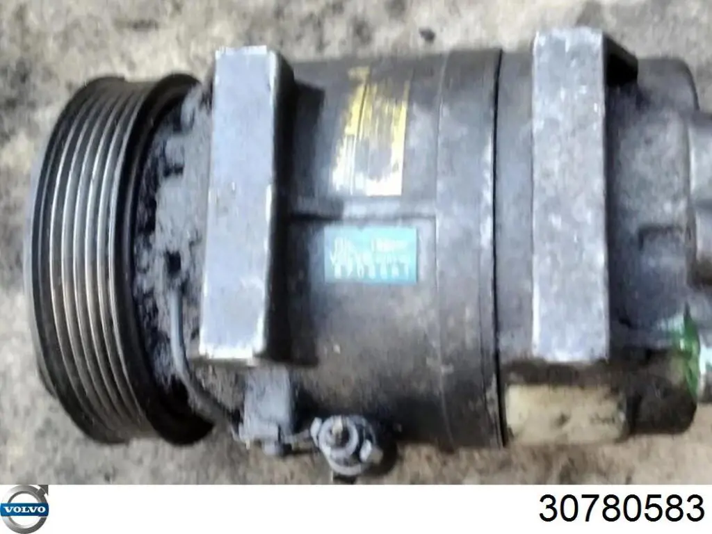 Шків компресора кондиціонера 30733820 Volvo
