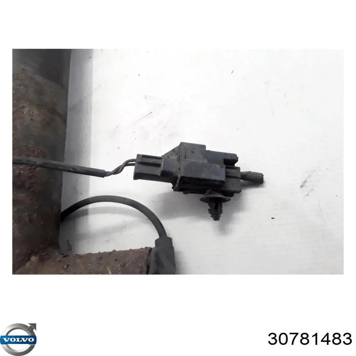 Купити 31200384 Volvo Стійка амортизатора задня