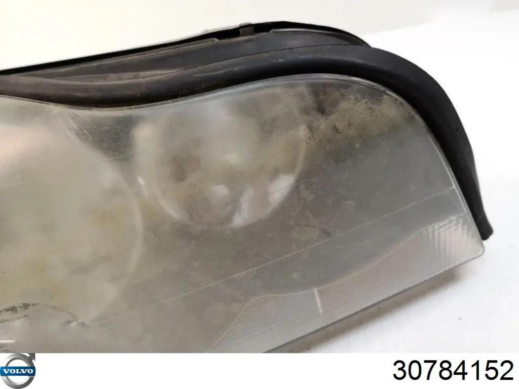 Купити 30784152 Volvo Права блок фара