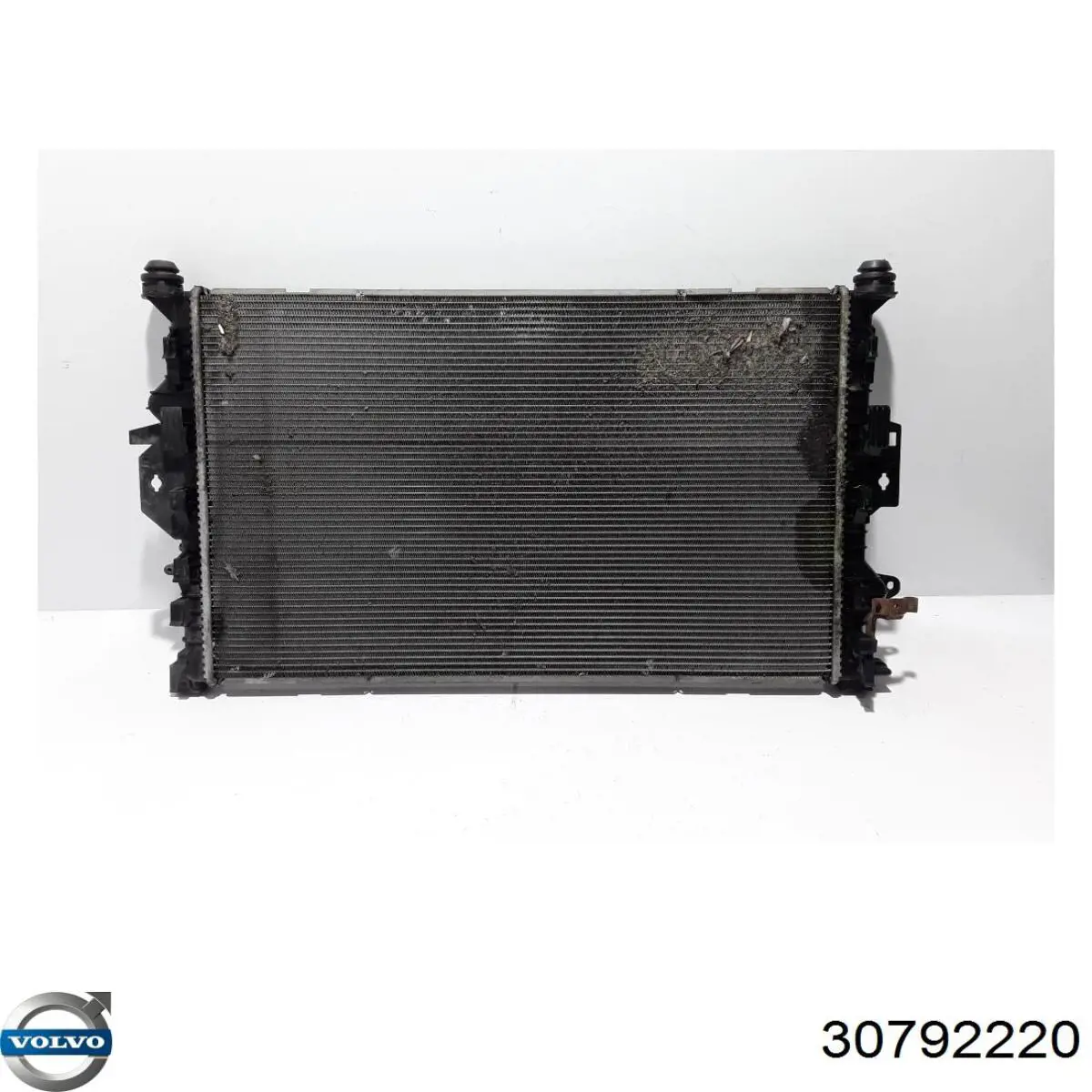 Купити 30792220 Volvo Радіатор двигуна