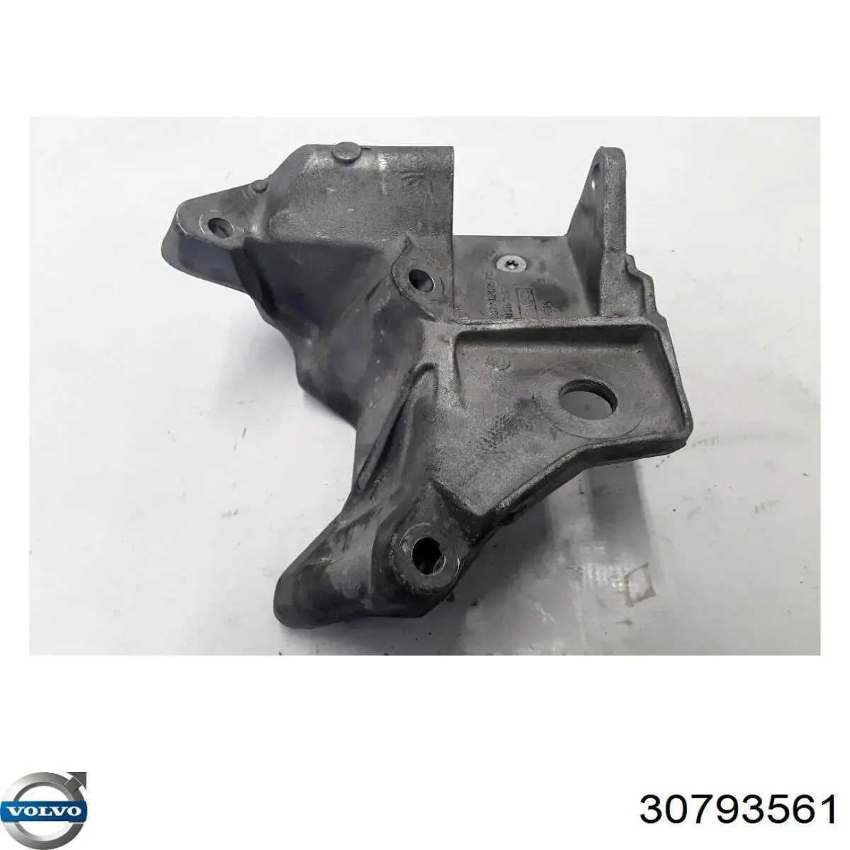 Кронштейн подушки (опори) двигуна, правої Volvo 8250518 ціна, від 38.01 USD