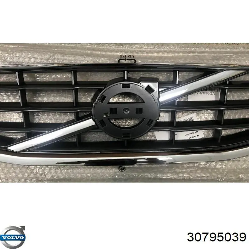 30795039 Volvo Решітка радіатора