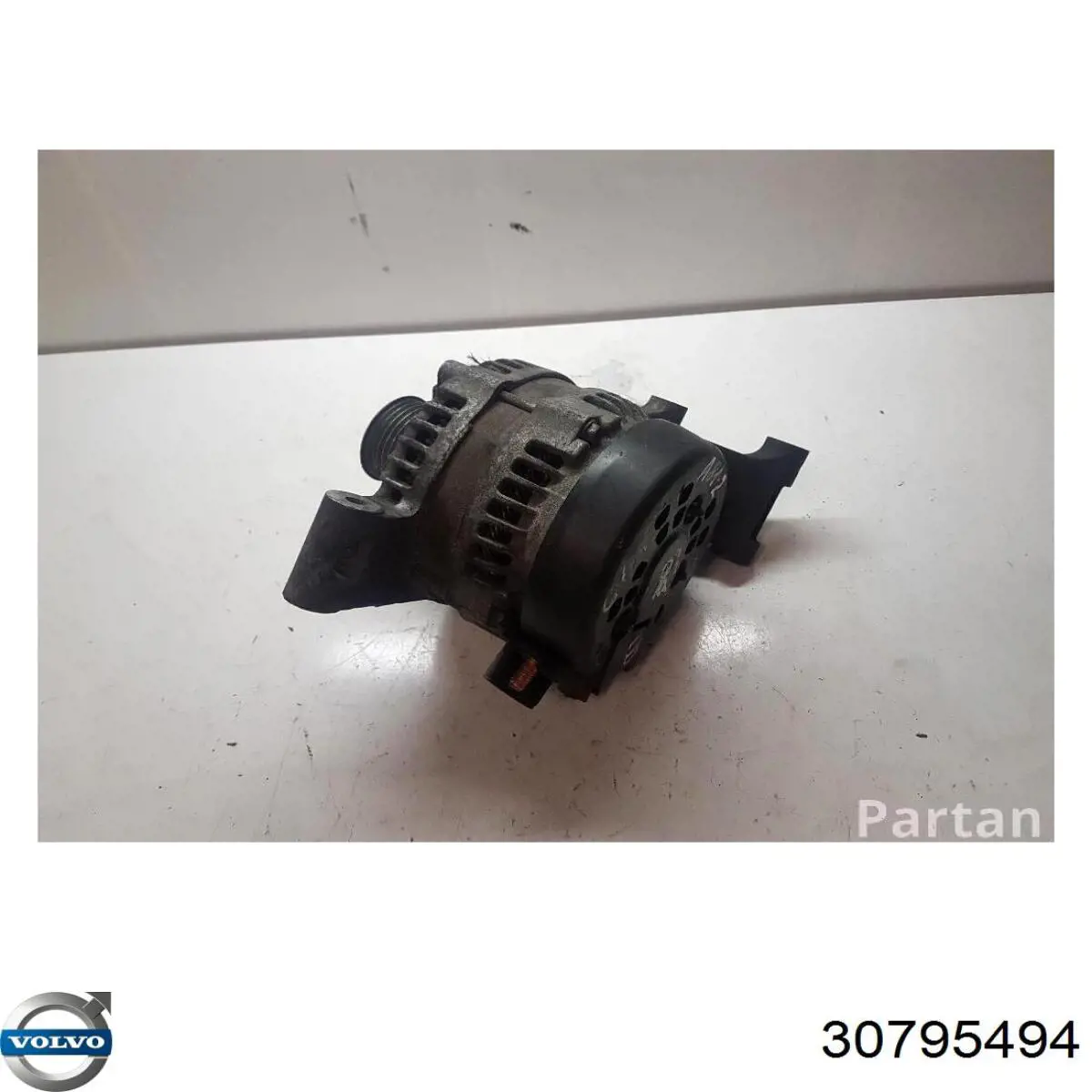 Купити 30795494 Volvo Шків генератора