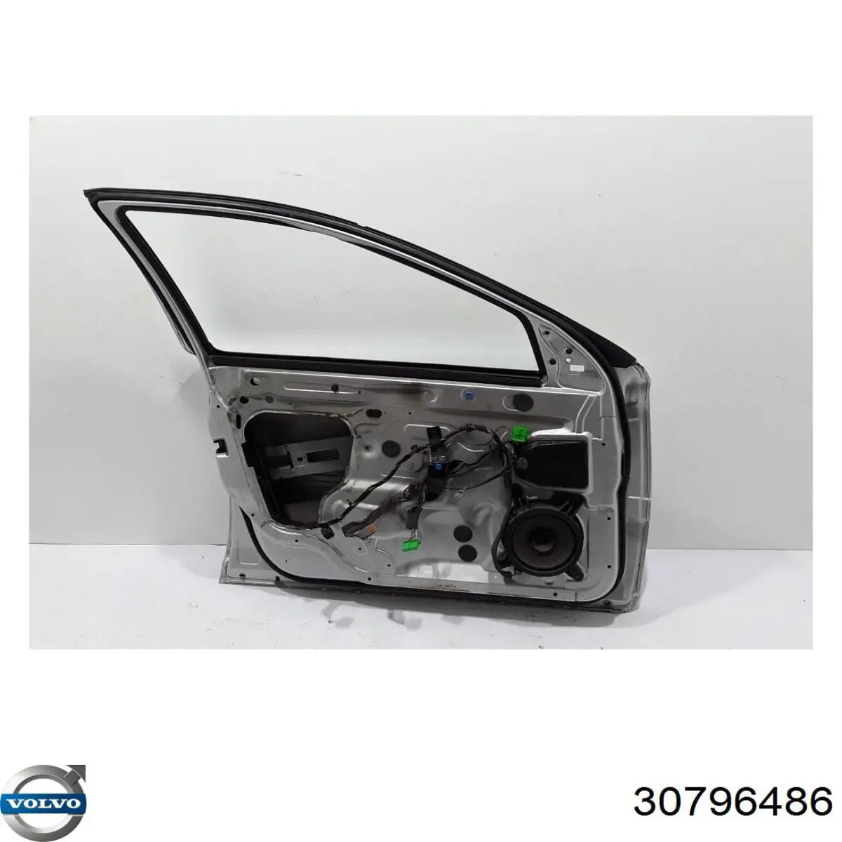Двері передні ліві 30796486 Volvo