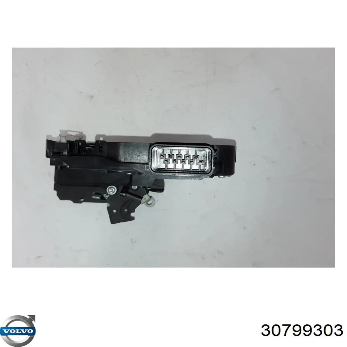 Замок передніх пасажирських дверей Volvo 30799303 ціна, від 50.68 USD