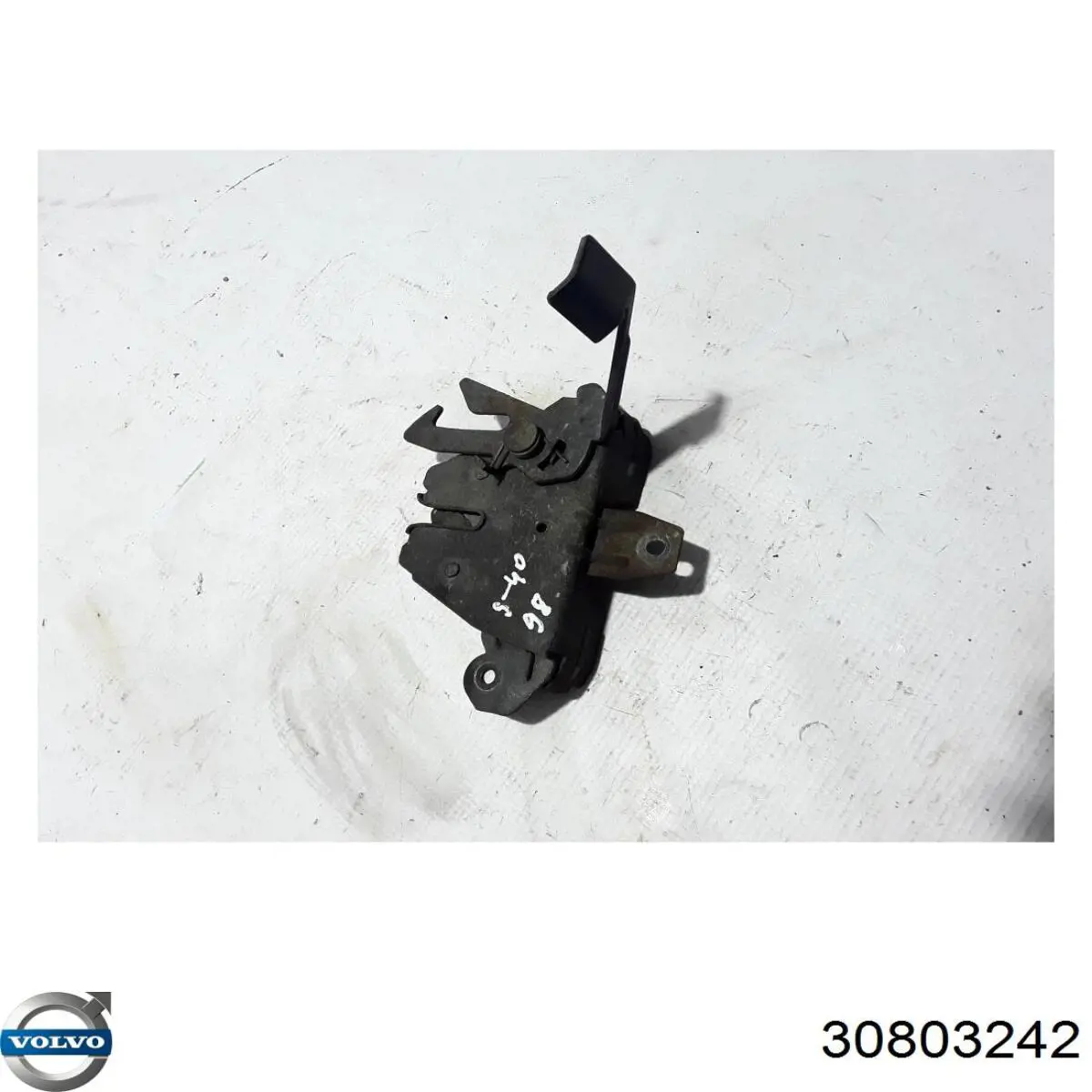30803242 Volvo Запор капота (замок і привід замка капота)